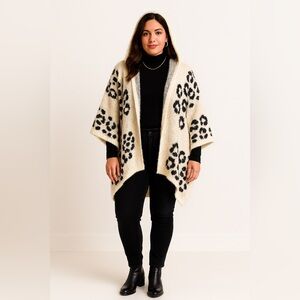 Leopard Print Fuzzy Poncho – One Size